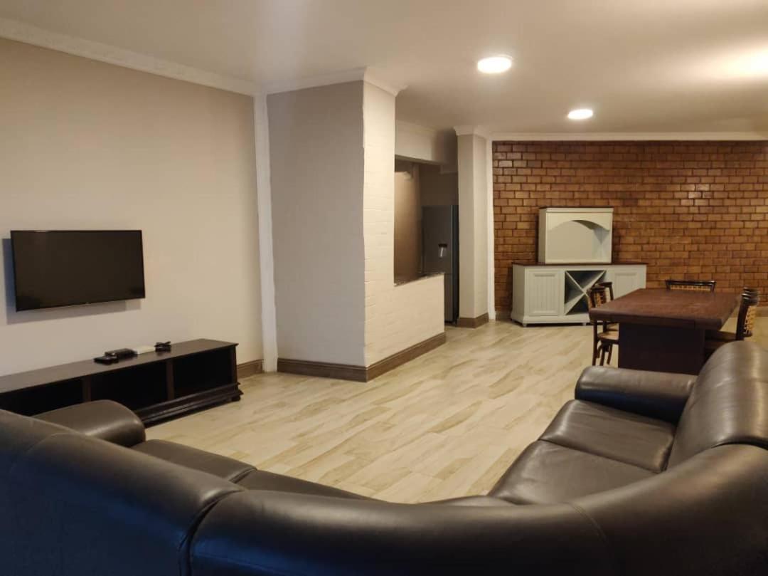 Amverton Bay View 다르에스살람 외부 사진